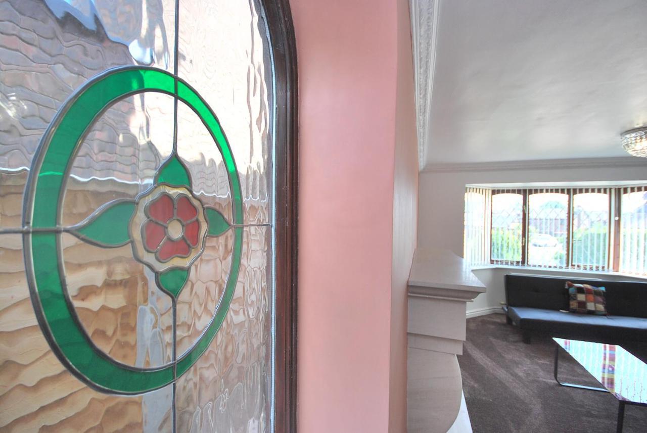 Entire And Exclusive Four Bed Detached Villa Lostock Eksteriør bilde