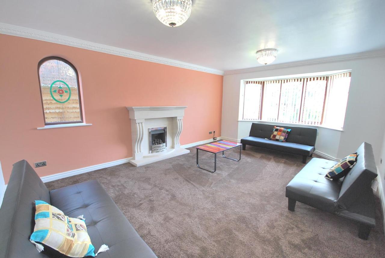 Entire And Exclusive Four Bed Detached Villa Lostock Eksteriør bilde