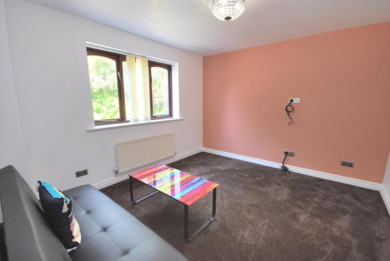 Entire And Exclusive Four Bed Detached Villa Lostock Eksteriør bilde